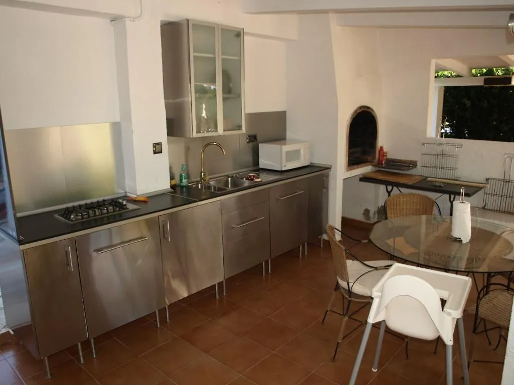 Beach Haven: Spacious 8-Bedroom Retreat with Jacuzzi and Dual Kitchens Les Tres Cales