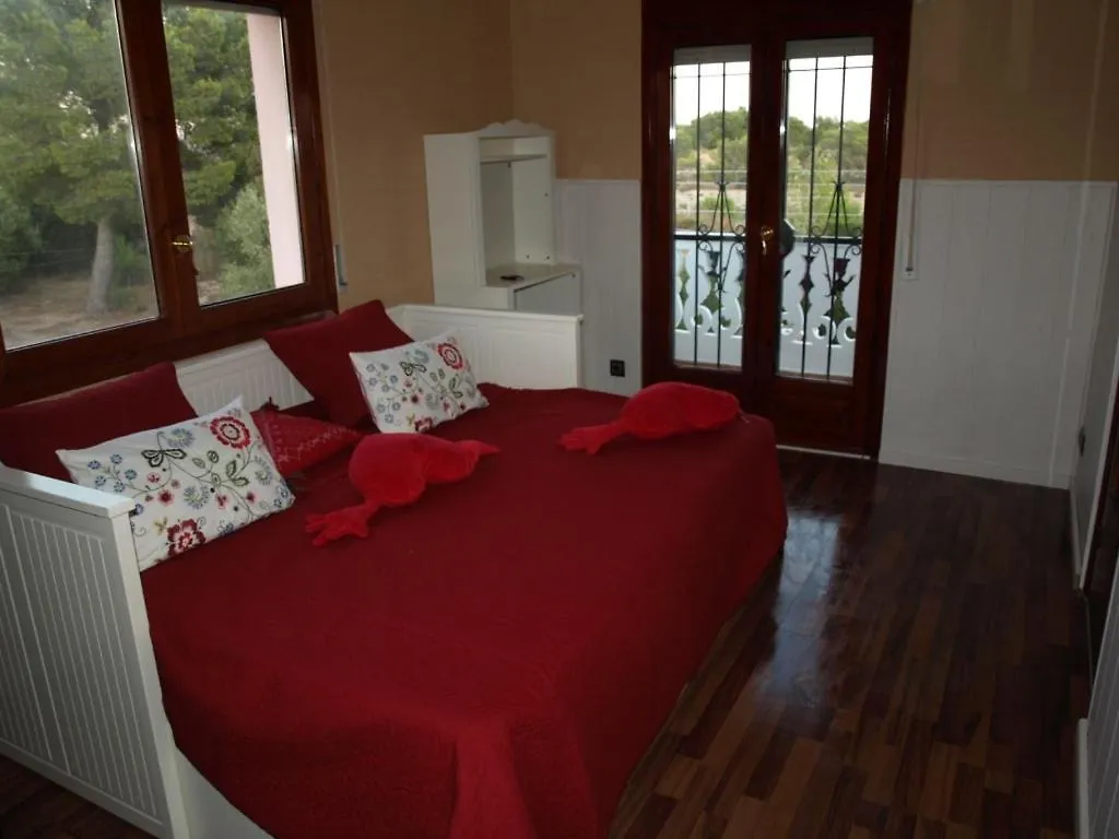 Beach Haven: Spacious 8-Bedroom Retreat with Jacuzzi and Dual Kitchens Les Tres Cales Spain