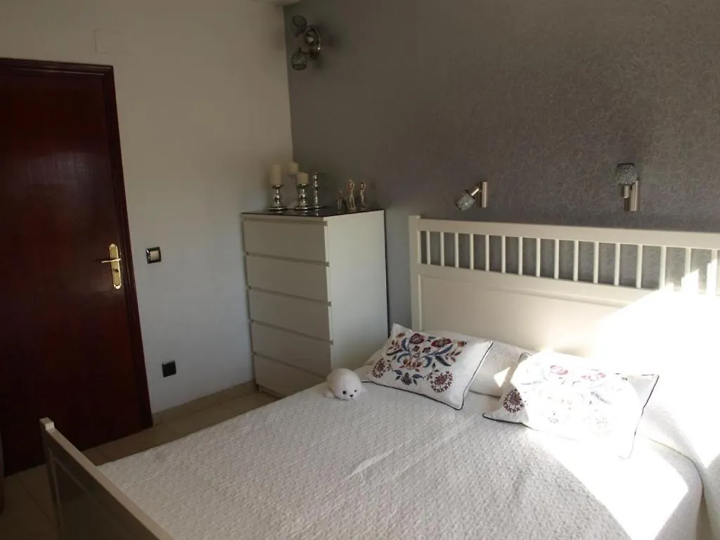 Beach Haven: Spacious 8-Bedroom Retreat with Jacuzzi and Dual Kitchens Les Tres Cales