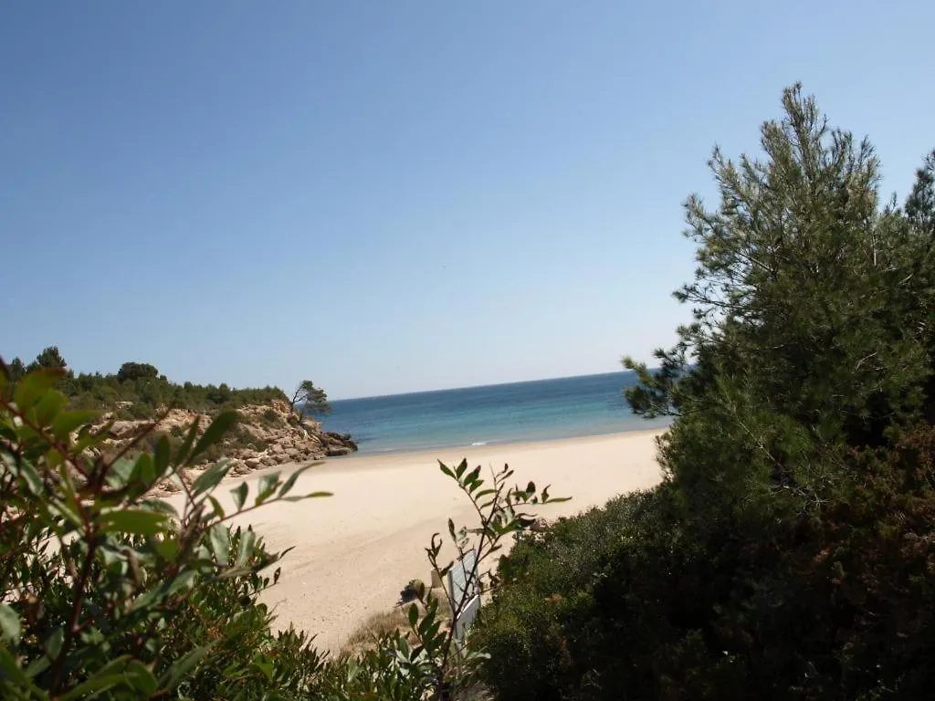 Villa Beach Haven: Spacious 8-Bedroom Retreat with Jacuzzi and Dual Kitchens Les Tres Cales