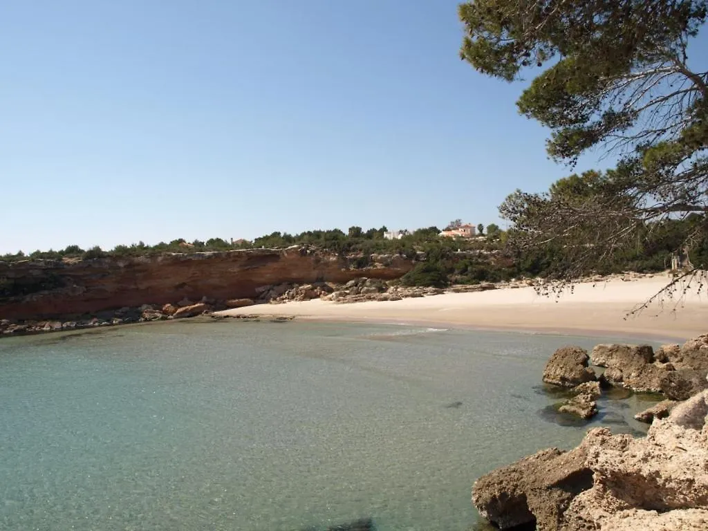 Beach Haven: Spacious 8-Bedroom Retreat with Jacuzzi and Dual Kitchens Les Tres Cales 0*,