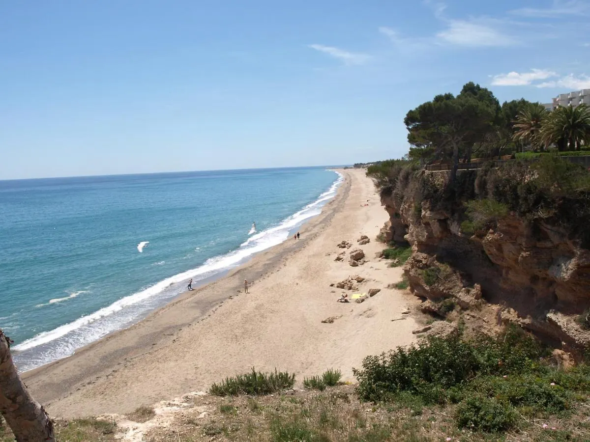 Beach Haven: Spacious 8-Bedroom Retreat with Jacuzzi and Dual Kitchens Les Tres Cales